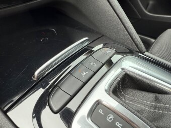 Opel Insignia 2.0CDTI 154KW 4X4 Max výbava - 13