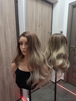 Dlouhá vlnitá blond paruka s krajkou vpředu 60091 - 13
