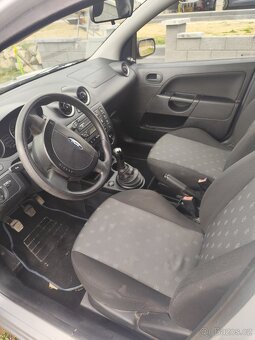 Ford fiesta - 13