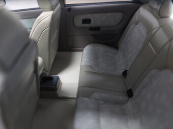 model auta Renault Laguna 1996 Baccara Otto mobile 1:18 - 13