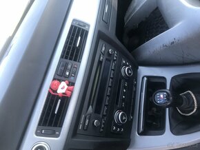 E90 320d lci - 13
