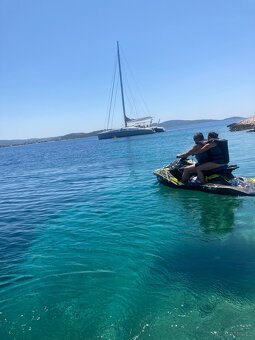 VODNÍ SKÚTR SEA DOO SPARK 3UP - 13