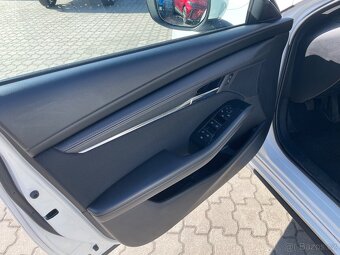 Mazda 3 G122Plus sedan - 13