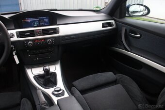 BMW E90 325i M-Paket Manuál - 13