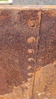 Železné nýtované plechy - 13