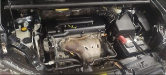 TOYOTA URBAN VERSO COROLLA ( SCION xB ) - 13
