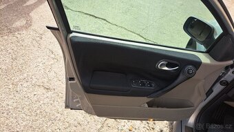 Renault Megane kombi 1.6 16V  benzín v r.v.2005 - 13