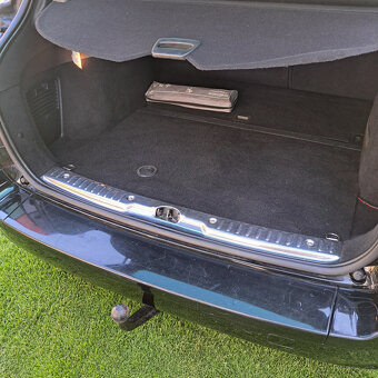 PEUGEOT 308 SW 1.6i 2011 - 13
