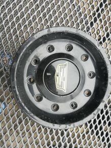 Středový kryt kola na Cadillac, prumer 16 cm - 13