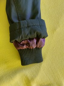 VEL. M Dámský černý delší prošívaný kabát - 13