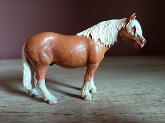 SCHLEICH a COLLECTA Koně - 13