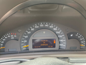Mercedes-Benz Třídy C 1.8i 203 Kompressor sedan - 13