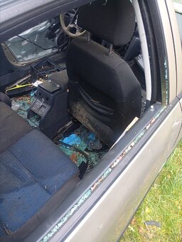 Škoda Superb - náhradní díly - 13