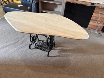 Krásný designový jídelní stůl z exotického dreva - noha kov - 13