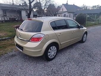 Benzínová Opel Astra 1.6 16V Twinport - 13