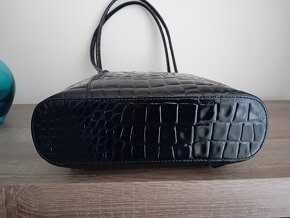 Genuine Leather dámská kabelka batůžek 2v1 kožená nová - 13