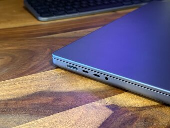 MacBook PRO 16" M1 Pro 10/16 jader 16GB/1TB 100% stav - 13