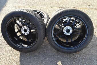 MB GLC coupe -Téměř NOVÁ letní Alu sada AMG 235/50R19 - 13