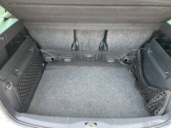 ŠKODA ROOMSTER 1,4 63KW MODEL 2015 1 MAJITELKA - 13