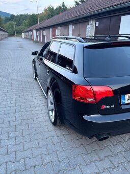 Audi RS4 avant b7 - 13