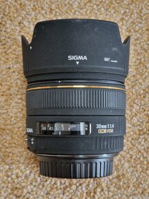 Canon EOS 850D + Sigma Canon EF 30mm f1.4 - 13