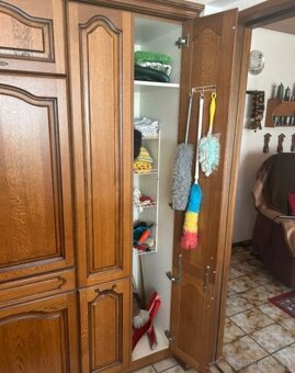 Tmavá rustikální linka z masivu se spotřebiči,5312 - 13