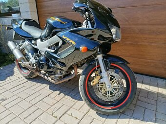 Honda vtr 1000 - 13