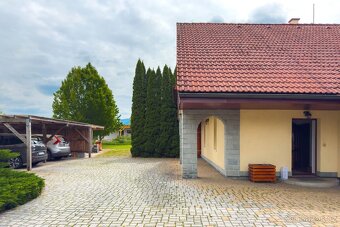 Prostorný dům se dvěma jednotkami a vzrostlou zahradou - 13