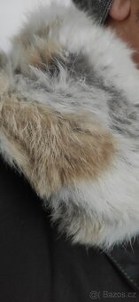 Dlouhá zimní parka s kapucí - 13