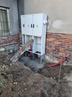 Hodinový manžel-Elektrikář - 13