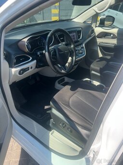 Prodám Chrysler Pacifica 2022 3,6 V6 - 13