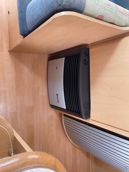 Delta Euroliner 440, 4 osoby, bojler, stan, fr.postel - 13