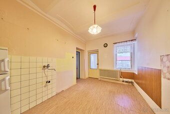 Prodej bývalé zemědělské usedlosti s rozsáhlými pozemky - 13