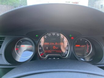 Citroen C5 - 2.0 HDI 100 kW - 13