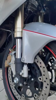 Honda VTR 1000 SP1 - 13