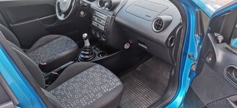 Prodám Ford fiesta 1.3 51 kW - 13