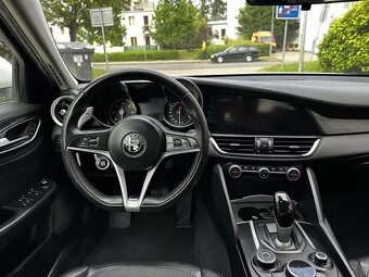 Alfa Romeo Giulia 2.2 JTDM 132kW Super Kůže Navi Automat - 13
