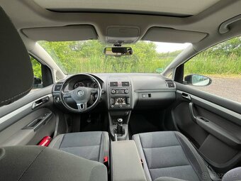 VW Touran, 2.0 tdi, 103kw, 2012, výhřev, digi, parkasist - 13