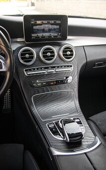 Mercedes-Benz Třídy C, C300 Kupé 2,0/180kW - 13