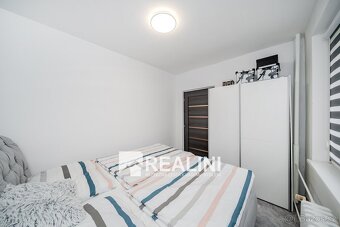 Prodej bytu 3+1 se zasklenou lodžií v Karviné - Hranicích - 13