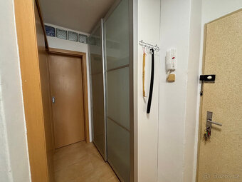 Prodej zděného bytu 2+1 v osob. vl. Neplachova ul. - 13