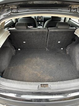 Nissan Qashqai 1.6 benzín 84kw - 13