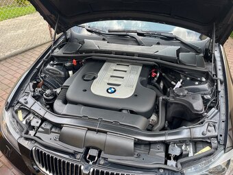 BMW 325d E91 dovoz SRN, navi, velká hudba, záclonky - 13