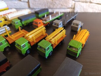 Playart a Yatming modely - osobní nákladní auta - Hong Kong. - 13