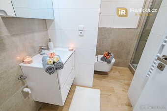 Prodej bytu 1+kk s lodžií, po rekonstrukci - Hradec Králové - 13