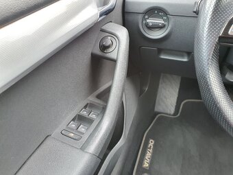Škoda Octavia III ELEGANCE combi 2.0TDi DSG XENON - 13