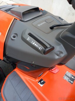 Prodám zahradní traktor Husqvarna CTH 173   17Hp Hydro - 13
