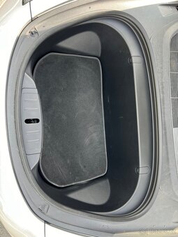Tesla Model 3 USA - 13