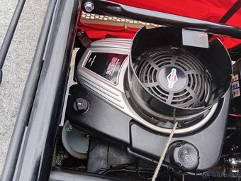 Prodám zahradní traktor Rider Hecht - 13