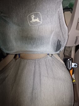 Traktor John Deere 6215 R - 13